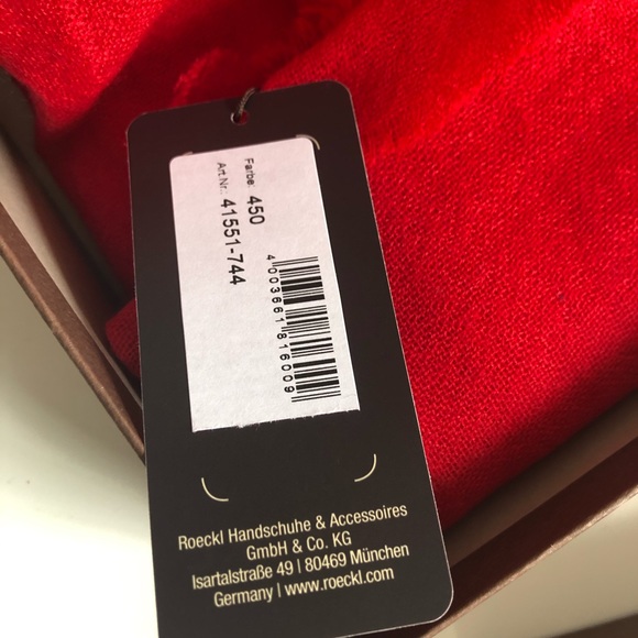 Red Roeckl Pashmina and Red Gloves - Picture 3 of 8